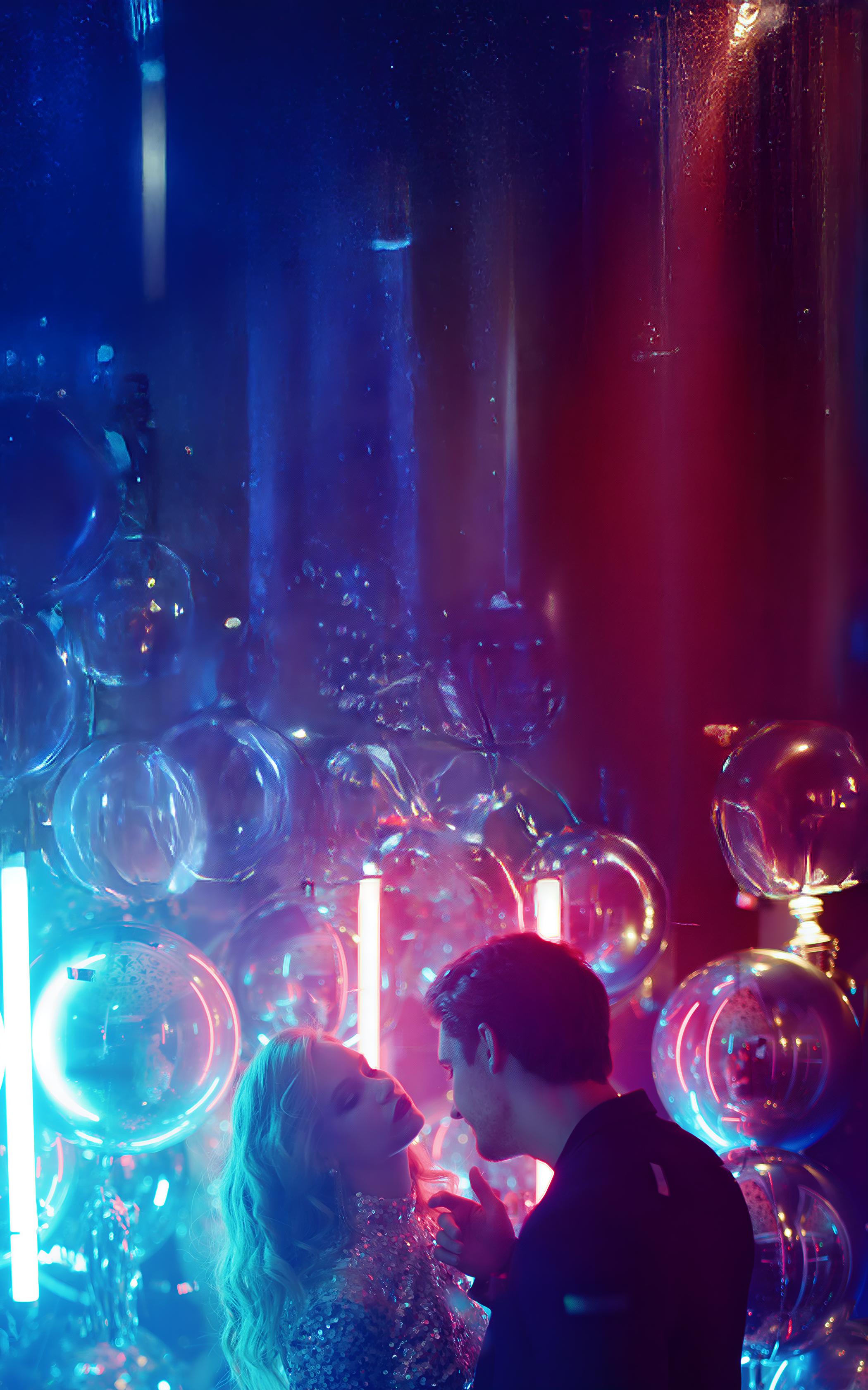 Neon Romantik Parıltı